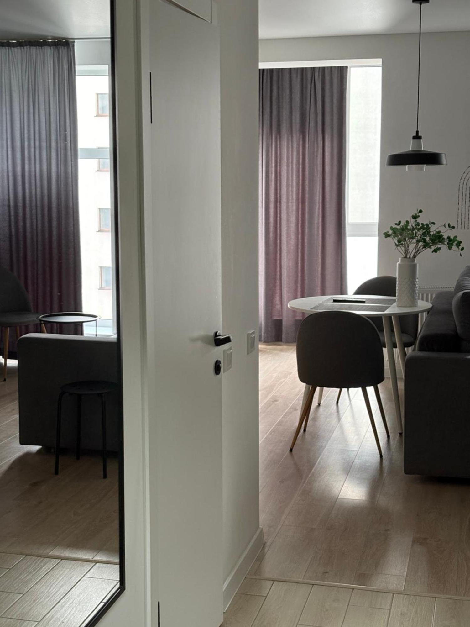 Modern Studio City Center Дуже Тепло! Netflix Khmel'nyts'kyy Luaran gambar